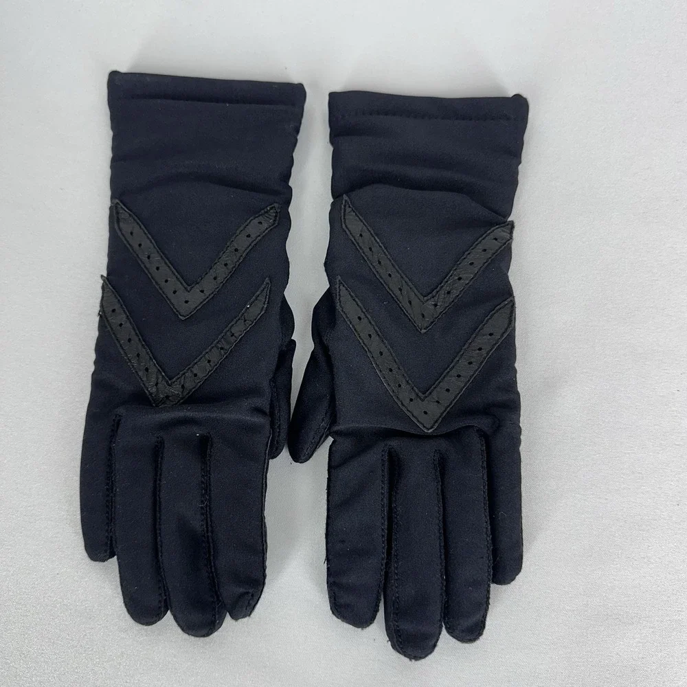 Isotoner Driving Gloves Women O/S Black Stretch Lined Leather Trim Chevron‎ VTG - Picture 2 of 8